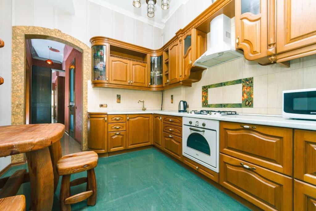 Apartment With View On Inpedendence Square Khreshchatyk Kiev Eksteriør bilde