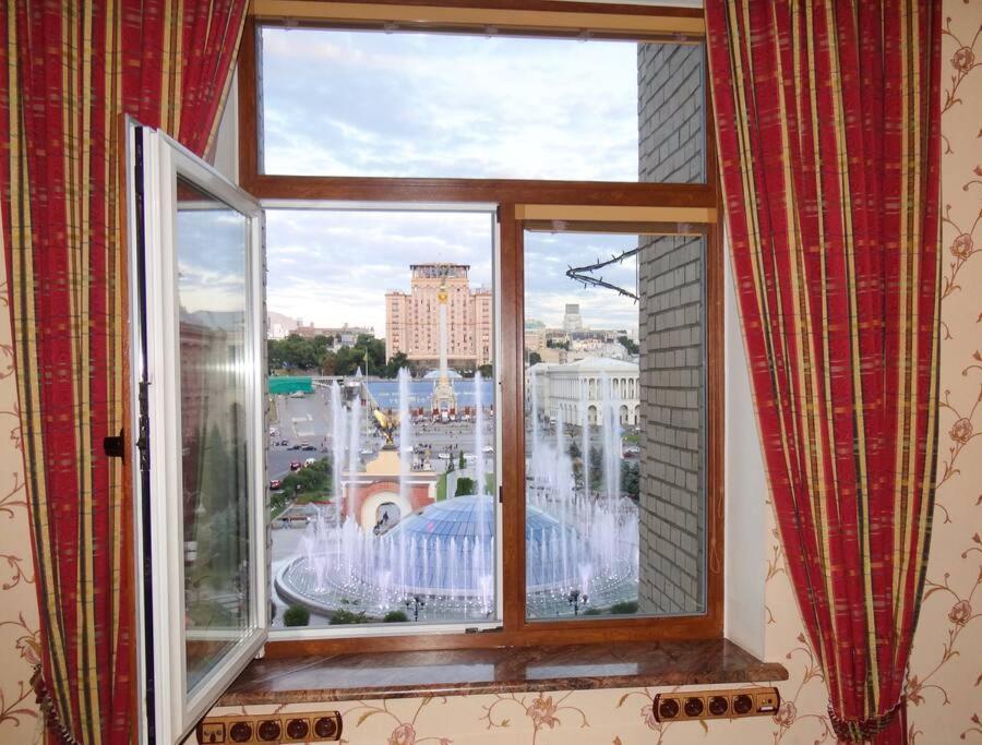 Apartment With View On Inpedendence Square Khreshchatyk Kiev Eksteriør bilde