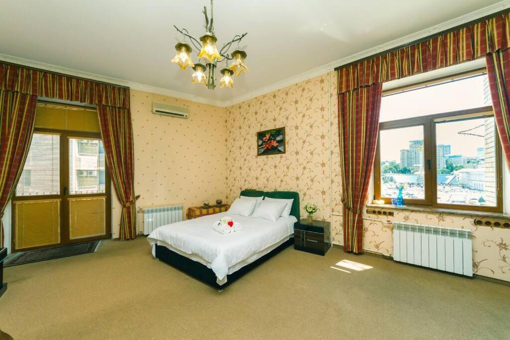 Apartment With View On Inpedendence Square Khreshchatyk Kiev Eksteriør bilde